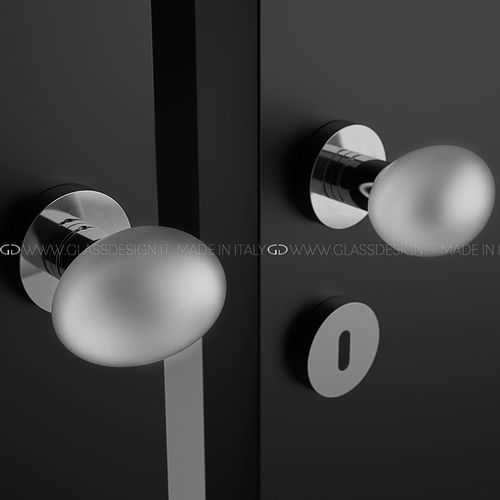 Bouton de porte contemporain - Ovo Liscio / Rigato - GLASS DESIGN Srl - en laiton / en cristal / satiné