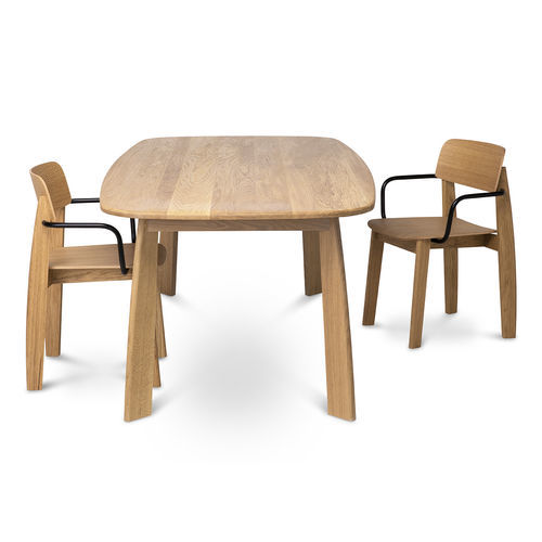 Table contemporaine - Stone - Quodes - en chêne / avec piètement en chêne / rectangulaire