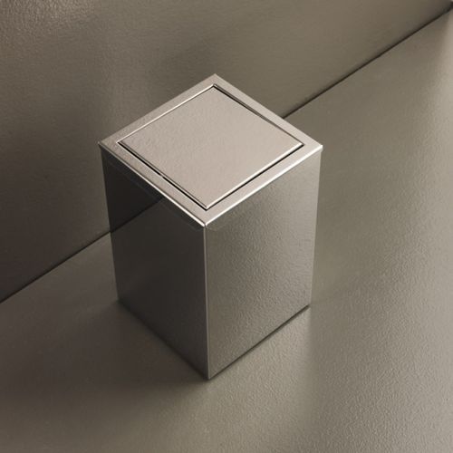 Poubelle en métal - CONTRACT - OML SRL - simple / contemporaine / de salle de bain