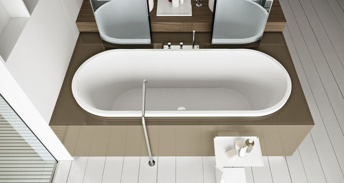 Baignoire ovale - STREET - MAKRO - en Corian® / en résine / en bois