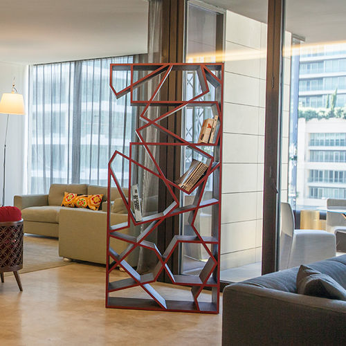 Étagère design original - STAR - NADA DEBS - en noyer américain / noire / rouge