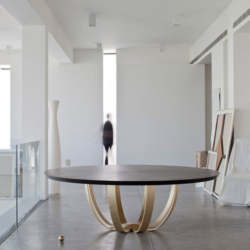 Table design original - WEB - NADA DEBS - en chêne / avec piètement en acier / avec piètement en chêne
