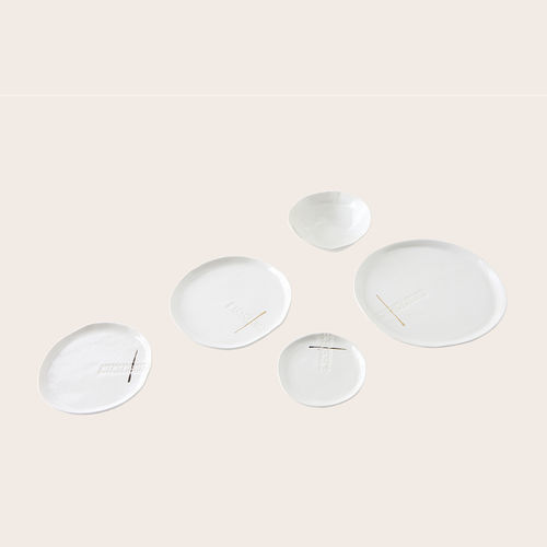 Assiette plate - NADA DEBS - de service / à dîner / creuse
