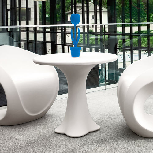 Table contemporaine - TEDDY - Myyour - en polyéthylène / avec piètement en polyéthylène / ronde