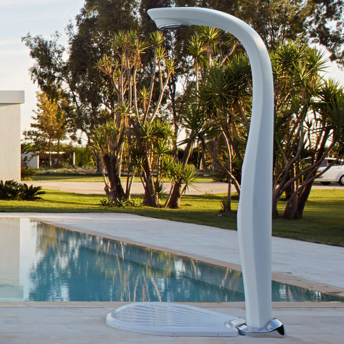Douche de jardin solaire - DYNO - Myyour - de piscine / en ABS / résidentielle
