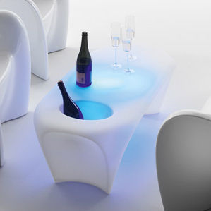 Table basse design original - LILY - Myyour - en polyéthylène / avec piètement en polyéthylène / ovale