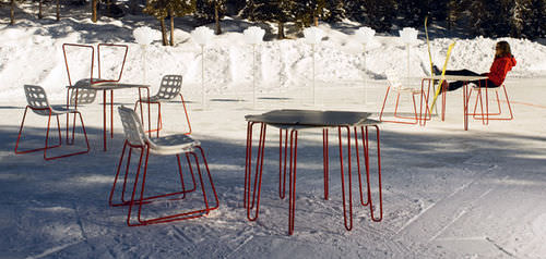 Table contemporaine - CHIPS - Myyour - en HPL / avec piètement en polyéthylène / carrée