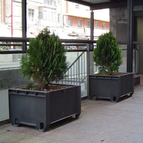 Jardinière en acier inoxydable - SIMPLE - Urbes 21 - en fonte / en fibre de verre / carrée