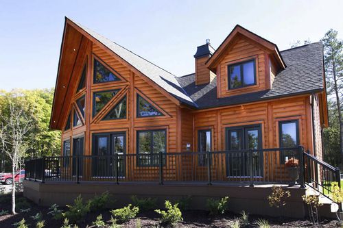 Maison en bois massif empilé - Labrador - TIMBER BLOCK  - écologique / classique / à 2 étages