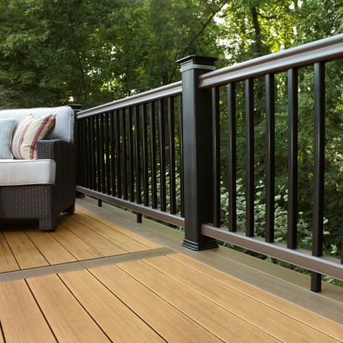Garde-corps en bois - RADIANCERAIL - TimberTech® - en composite bois / à barreaudage / d'extérieur