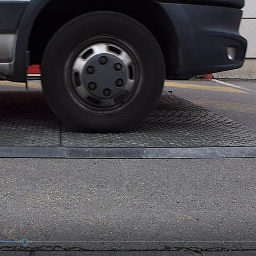 Revêtement de sol en PVC - 675-3130 - BATISEC  - pour extérieur / pour établissement public / pour parking