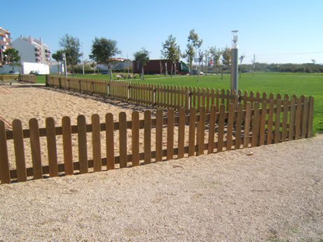 Clôture à barreaux - PARK FENCE - CARMO - de jardin / en bois / classique