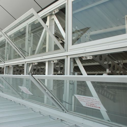 Fenêtre en verre - KAMELEON 5 - COLT FRANCE  - en aluminium / battante / basculante