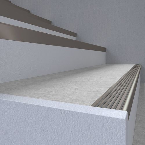Nez de marche en PVC - TKNG 3,5 40 - DÖLLKEN Profiles GmbH - avec profil éclairant à LED / antidérapant