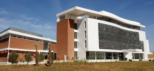 Brise-soleil en aluminium - FONDATION MOHAMED VI - Jet contractors - pour façade