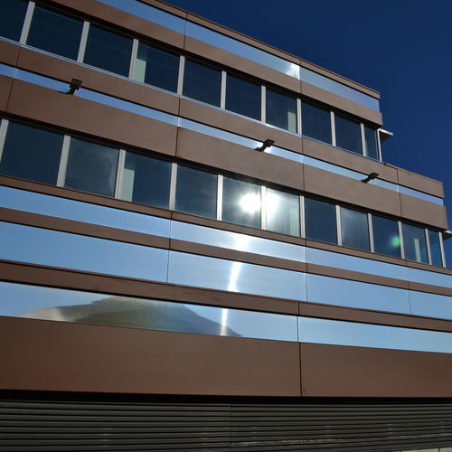 Bardage en panneaux - MIRATEX® - MIRALU - en plaques / en aluminium prélaqué / en aluminium thermolaqué