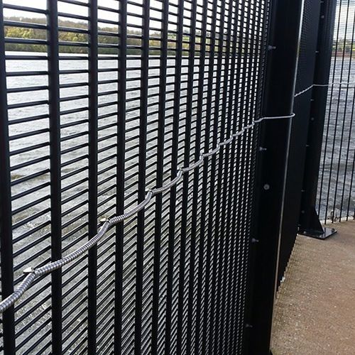 Clôture en grille métallique - HiSec SR2 (B3) - ZAUN FENCING  - en acier / grise / verte