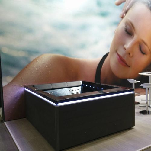 Spa hors-sol - LOUNGE 4 - BALTECO AS - carré / 6 places / en bois