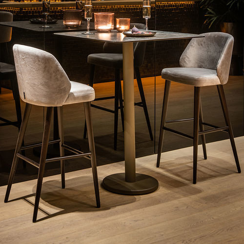 Chaise de bar contemporaine - VERGE - EUROFASHION HOMETEXTILES & CONCEPTS - d'intérieur / en tissu / avec piètement en hêtre