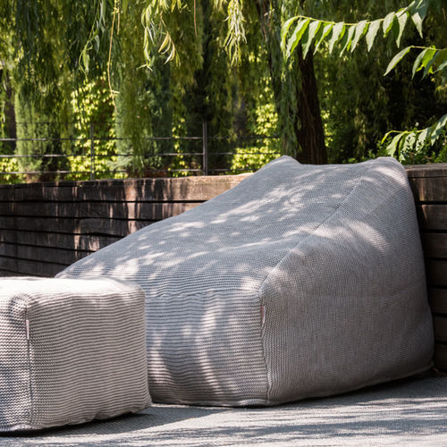 Fauteuil poire contemporain - CHECKS - Warli - en tissu acrylique / en tissu synthétique / avec repose-pieds