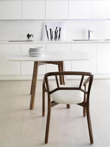 Table contemporaine - MARNIE - ALMA DESIGN S.R.L. - en noyer / carrée / pour restaurant