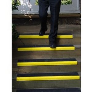 Revêtement de marche en fibre de verre - FRP - Watco Industrial Flooring
