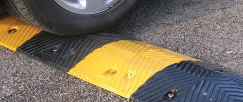 Arrêt de roue en caoutchouc recyclé - COMPACT SPEED BUMPS - Watco Industrial Flooring