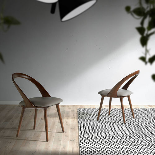 Chaise contemporaine - 4063 - Angel Cerdá - d'intérieur / en cuir / avec piètement en frêne