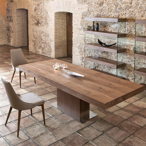 Table à manger contemporaine - 1015 - Angel Cerdá - en noyer / avec piètement en noyer / avec piètement en acier chromé