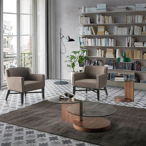Table basse contemporaine - 2019 - Angel Cerdá - en verre trempé / avec piètement en noyer / ronde
