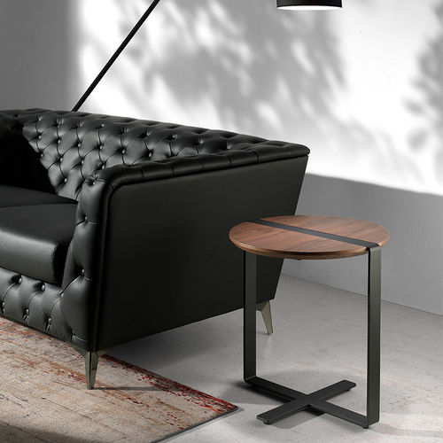Table d'appoint contemporaine - 2054 - Angel Cerdá - en noyer / en placage de bois / avec piètement en acier peint