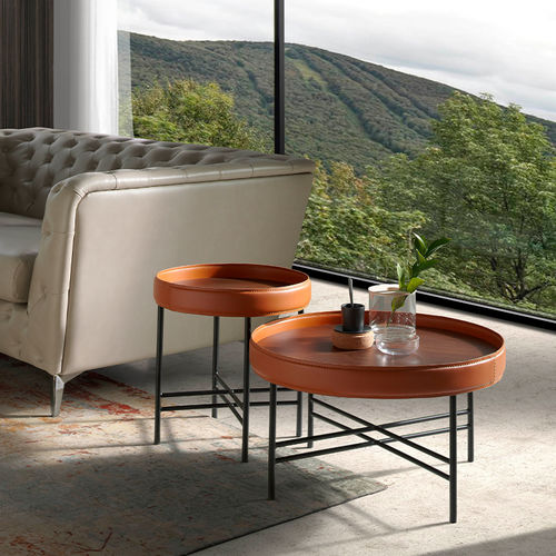 Table d'appoint contemporaine - 2059 - Angel Cerdá - en cuir / avec piètement en acier peint / ronde