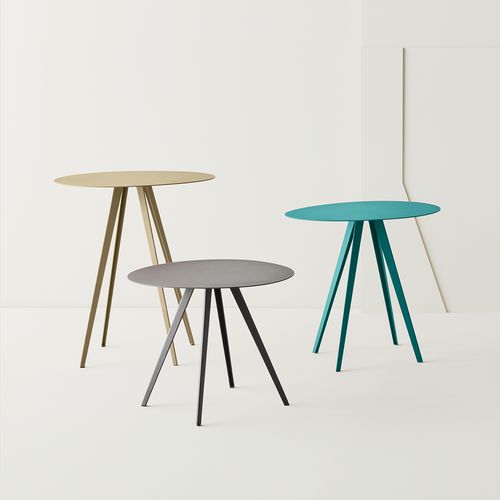 Table d'appoint contemporaine - AGORÀ - SEGIS - en acier à revêtement par poudre / avec piètement en acier thermolaqué / ovale