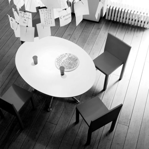 Chaise contemporaine - UNO - SEGIS - d'intérieur / en technopolymère / empilable