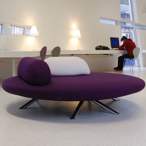 Banquette contemporaine - FLORES - SEGIS - en tissu / en cuir / avec piètement en acier chromé