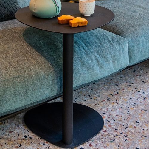 Table d'appoint contemporaine - EASY BOY - SEGIS - en acier à revêtement par poudre / avec piètement en acier thermolaqué / ovale