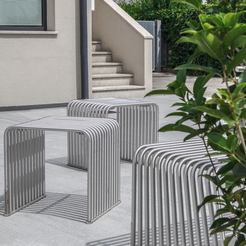 Tabouret design industriel - CUBE .015  - URBANTIME - en acier à revêtement par poudre / en acier galvanisé / avec piètement en acier à revêtement par poudre