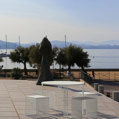 Table de pique-nique contemporaine - .015 OCTOPUS - URBANTIME - en acier galvanisé / en acier peint / avec piètement en acier galvanisé