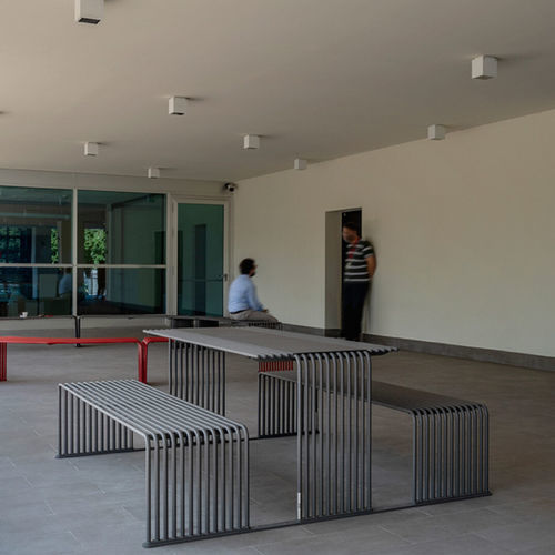 Table de pique-nique contemporaine - 015  - URBANTIME - en acier galvanisé / en acier à revêtement par poudre / avec piètement en acier galvanisé