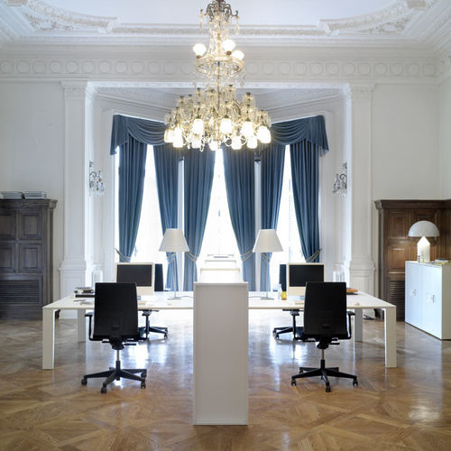 Bureau pour open space - MAHIA - FAMO - sur pied / multiplace / contemporain