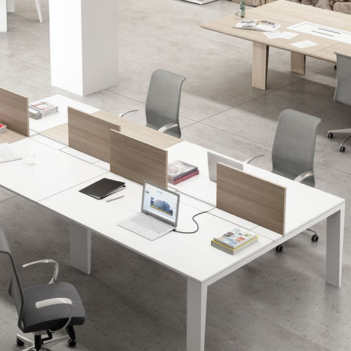 Bureau pour open space - SENSES - FAMO - sur pied / multiplace / contemporain
