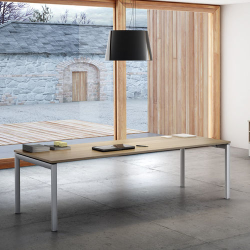Bureau pour open space - XE - FAMO - sur pied / contemporain / en bois