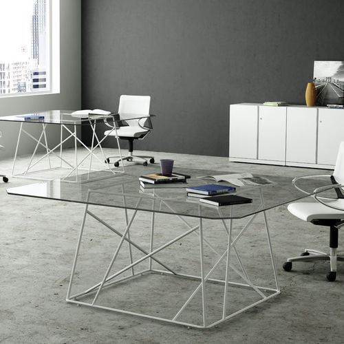Table de réunion contemporaine - CE - FAMO - en bois / avec piètement en métal / avec piètement en bois