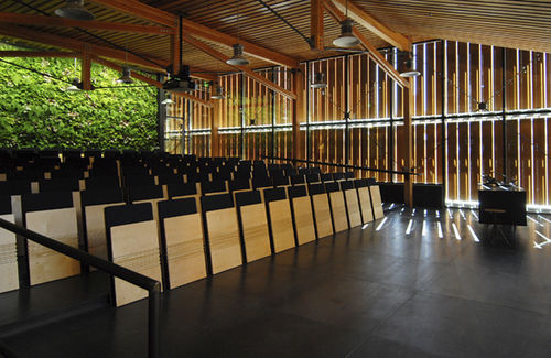 Chaise d'auditorium en tissu - JUMPSEAT™ - Sedia Systems - en contreplaqué moulé / tapissée / pliante