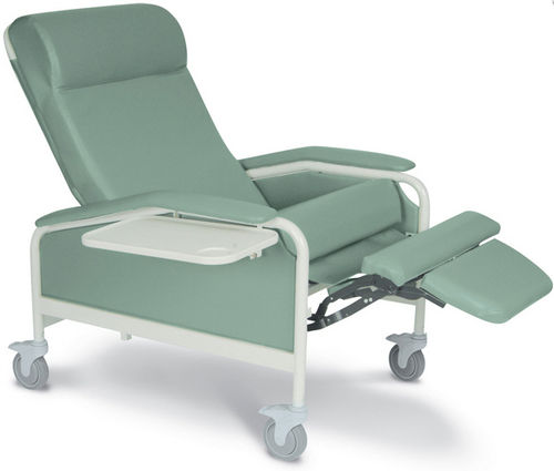 Fauteuil médical en polyuréthane - 6540 / 6541 - Winco Mfg, LLC - inclinable / sur roulettes / avec repose-jambes