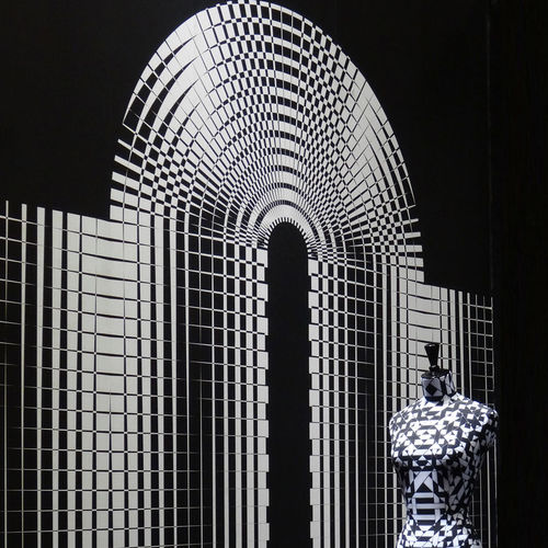Papier peint contemporain - PARLOR GROTESQUE - Papiers de Paris - géométrique / scène / à effet dimensionnel