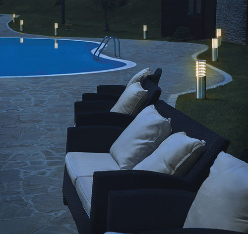 Borne d'éclairage de jardin - GHOST - Inverlight Srl - contemporaine / en acier inoxydable / à LED