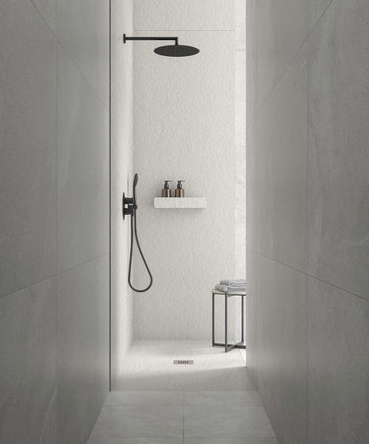 Bac à douche rectangulaire - ESSENTIAL - Fiora - carré / antidérapant / avec canal d'écoulement