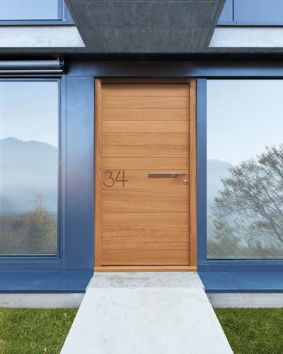 Porte d'entrée - NUMERO E80 - Urban Front - en bois massif / à pivot / pleine