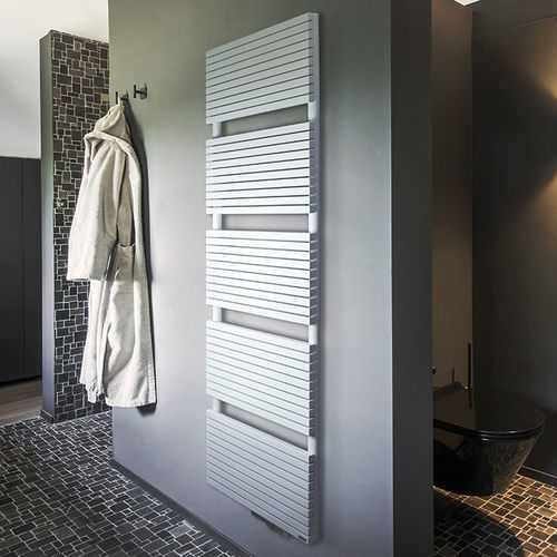 Sèche-serviettes électrique - CARRÉ BATH CB - VASCO - à eau chaude / 501 w...750 w / 0...500 w
